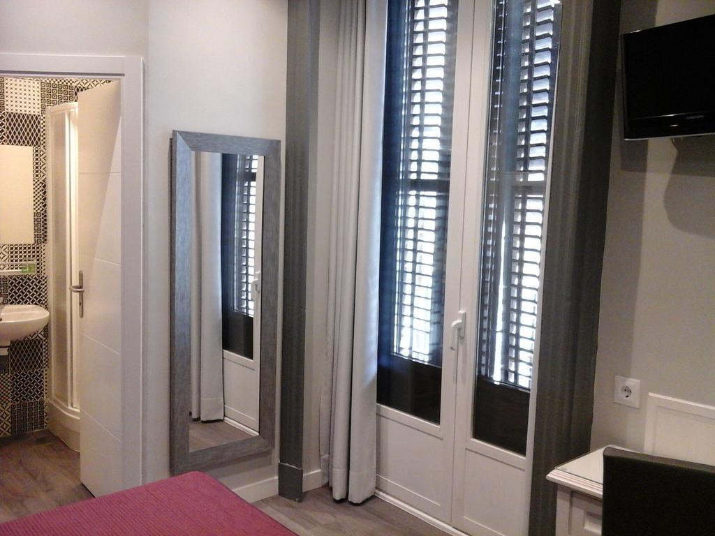 Hostal Don Alfonso Madrid Buitenkant foto