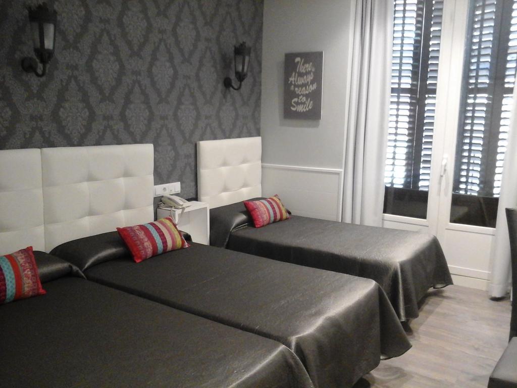 Hostal Don Alfonso Madrid Buitenkant foto