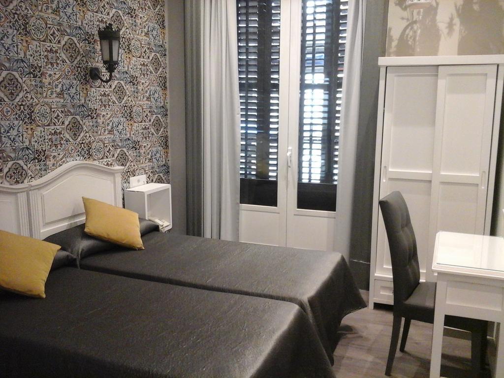 Hostal Don Alfonso Madrid Buitenkant foto