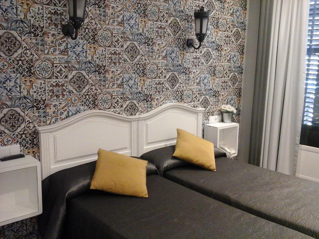 Hostal Don Alfonso Madrid Buitenkant foto